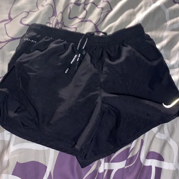 Disneyland kids jacket size 3t never used. Womens nike  xs - Picture 2 of 2